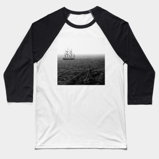 Le Belem devant Saint-Mathieu Baseball T-Shirt